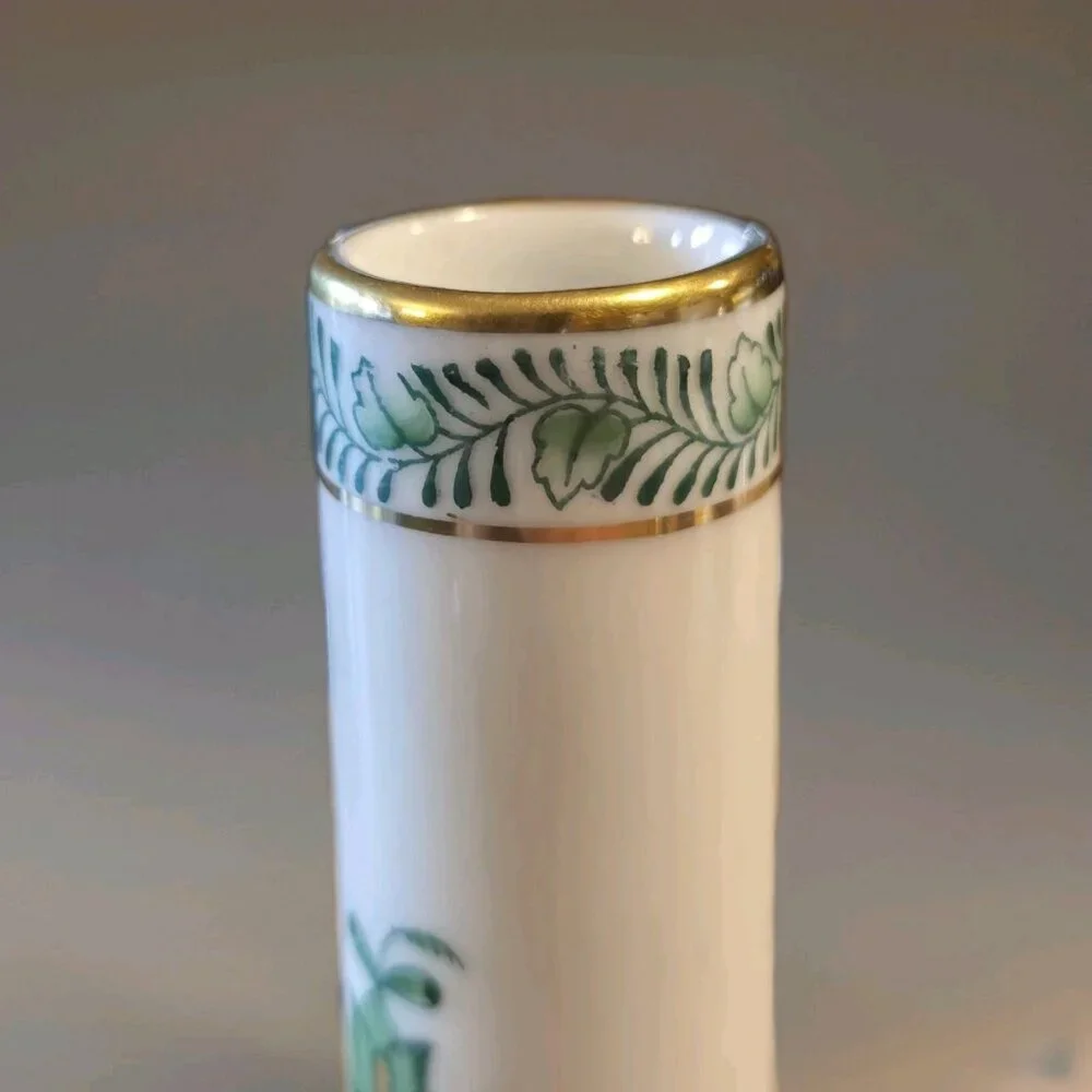 Herend Hungary Porcelain Chinese Bouquet Green 8” Vase Hand Painted w/ Gold Trim - Picture 3 of 8